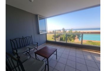 Boulevard 105 Apartment, Margate - 3