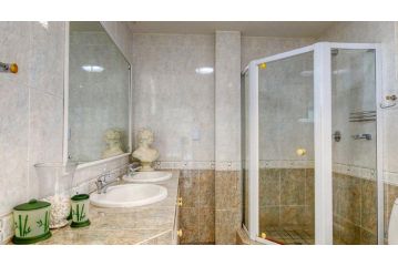 Boulevard Bonanza by Top Destinations Rentals Apartment, Margate - 4