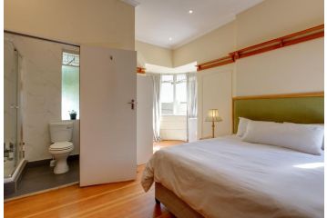 51 on York Unit 1 with PRIVATE Bathroom Apartment, Johannesburg - 3