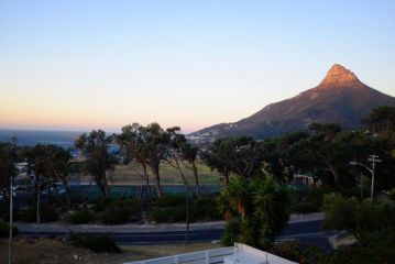 Camps Bay Loft with Stunning Mountain and Ocean Views Apartment, Cape Town - 1
