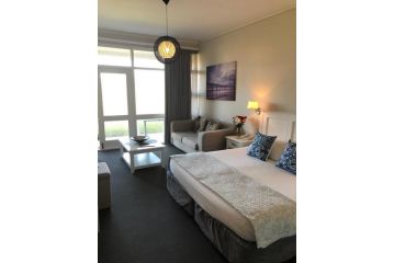 Brookes Hill Suites unit 262 Apartment, Port Elizabeth - 3