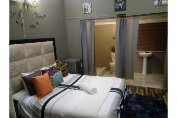 Bruno Comfort Suites Bed and breakfast, Johannesburg - 1