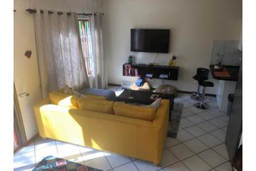 Cosy 2 Bedroom Duplex at Bryan Brook Estate Apartment, Sandton - 1