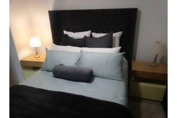 Bryanston one bed apartment Apartment, Johannesburg - 1