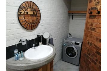 Bushbaby Cottage in Hartbeespoort Apartment, Pretoria - 3