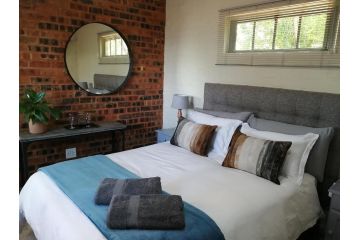 Bushbaby Cottage in Hartbeespoort Apartment, Pretoria - 2