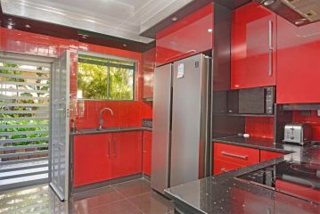 Camarque 85 by HostAgents Apartment, Umdloti - 4