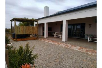 Camelot Cottages Guest house, Langebaan - 4