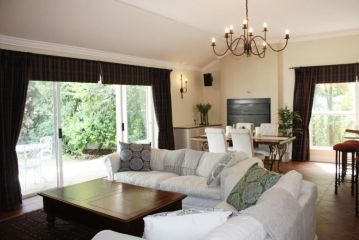 Camelot in Constantia Bed and breakfast, Cape Town - 2