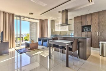 Camps Bay One Bedroom apartment - luxury stay with sea viea Apartment, Cape Town - 1