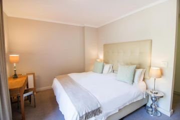 Camps Bay One Bedroom apartment - The Crystal Apartment, Cape Town - 4