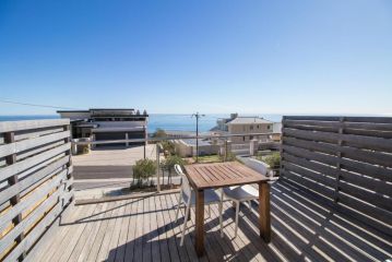 Camps Bay studio apartment - luxurious with stunning sea view Apartment, Cape Town - 1