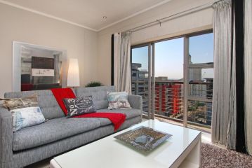Long stay rates, walk to V&A Waterfront, WIFI, no elec outages, gym & pool Apartment, Cape Town - 2