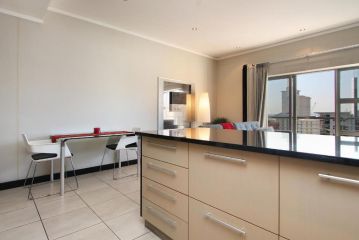Long stay rates, walk to V&A Waterfront, WIFI, no elec outages, gym & pool Apartment, Cape Town - 3