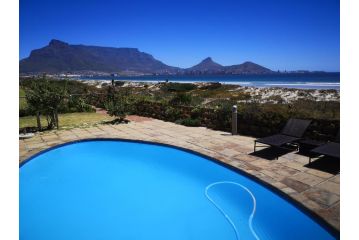 Cape Town Family Beachfront Apartment Leisure Bay Apartment, Cape Town - 4