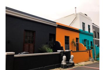 Central CAPE TOWN, Stylish home, with PRIVATE COURTYARD Guest house, Cape Town - 1
