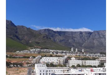 Cape Town Top Floor, with Table Mountain Apartment, Cape Town - 2