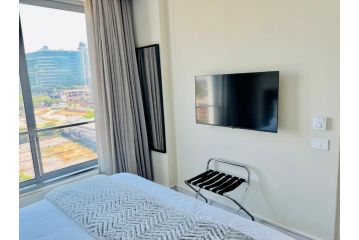 Capital on the park 8th floor Apartment, Johannesburg - 2