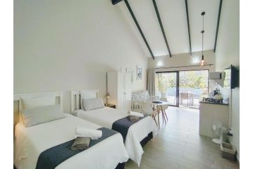 Capricorn Studio Two - 150m to Solar Beach, Patio & Braai, Wifi, DSTV & Netflix Apartment, Plettenberg Bay - 2