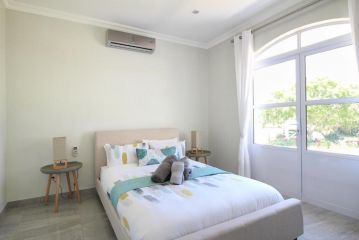 Caribbean Estate Deluxe by Top Destinations Rentals Guest house, Port Edward - 5
