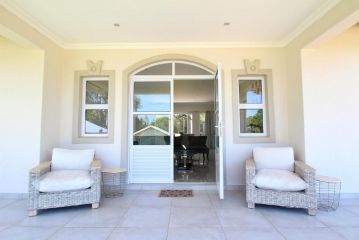Caribbean Estate Deluxe by Top Destinations Rentals Guest house, Port Edward - 1