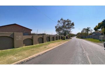 Two Bedrooms Apartment at CASA MIA-Katode Street Apartment, Roodepoort - 5