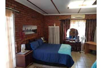 Cassiandra Place unit 2 Apartment, Richards Bay - 2