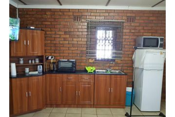 Cassiandra Place unit 2 Apartment, Richards Bay - 3