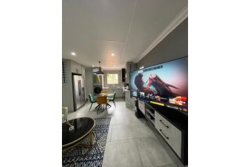 Castle45 Apartment, Roodepoort - 4