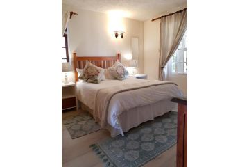 Central Cottage at The Sea Apartment, Hermanus - 3