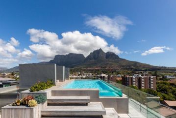 Central Southern Suburbs Leafy Village Neighbourhood Apartment, Cape Town - 2