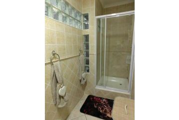 CH OR Tambo International Airport Accommodation 1 Apartment, Boksburg - 3