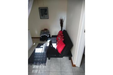 Chanelle Self Catering Apartment, Bloemfontein - 5