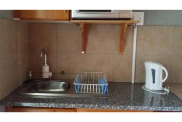 CHARIOTS GUEST HOUSE Guest house, Polokwane - 5