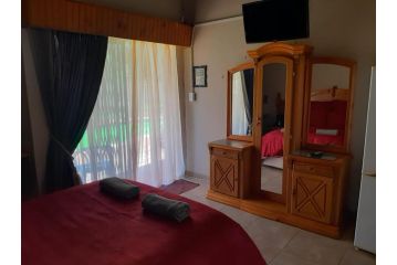 CHARIOTS GUEST HOUSE Guest house, Polokwane - 4
