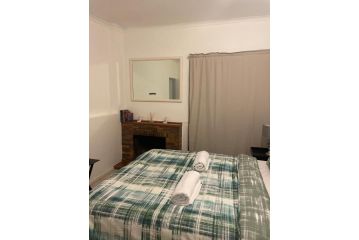 Charming and Fully Renovated Room Guest house, Cape Town - 4