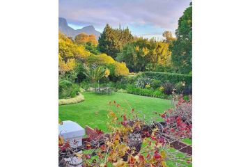 Charming Guest Suite in the Constantia Wine Valley Apartment, Cape Town - 3