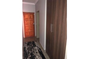 3-bedroom Townhouse in Pretoria Apartment, Pretoria - 5