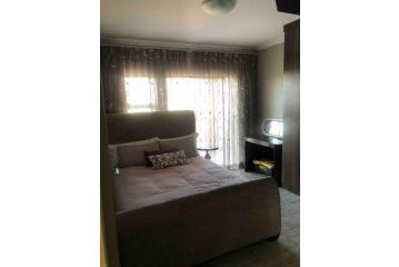 3-bedroom Townhouse in Pretoria Apartment, Pretoria - 5