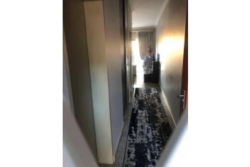 3-bedroom Townhouse in Pretoria Apartment, Pretoria - 2