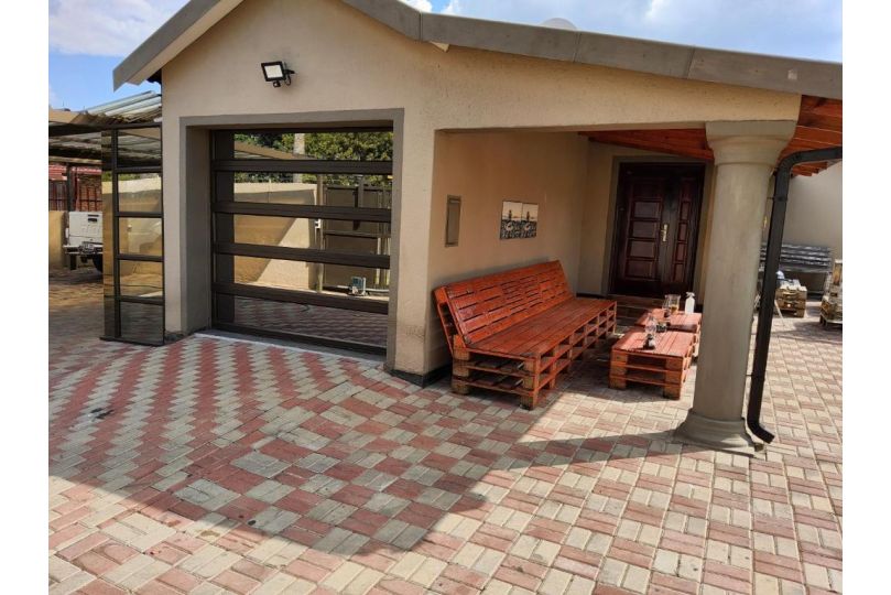 Cheerful Family Holiday Home Guest house, Brakpan - imaginea 6