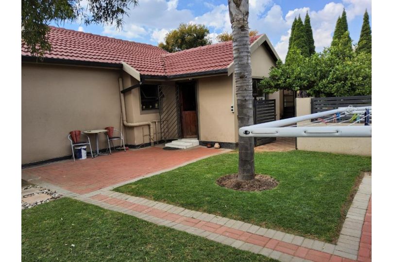 Cheerful Family Holiday Home Guest house, Brakpan - imaginea 10