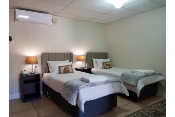 CHEETAH MANOR #1 Apartment, Bloemfontein - 2