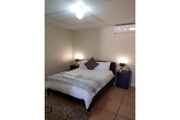 CHEETAH MANOR #2 Apartment, Bloemfontein - 2