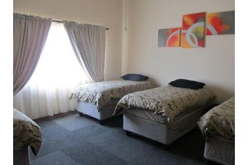 Cherry on Top Central for GROUPS Apartment, Potchefstroom - 4