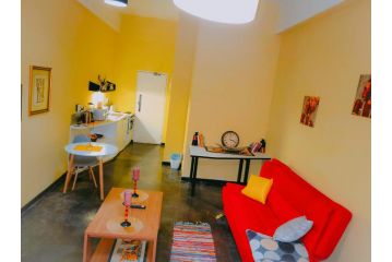 Cosy Condo in Maboneng's 12 Decades Art Apartments Apartment, Johannesburg - 2