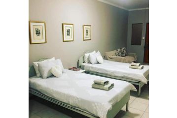 CITY VIEW GUEST HOUSE KLERKSDORP +27837321413 Guest house, Klerksdorp - 2