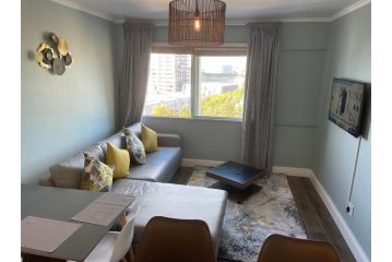 CJâ€™s OceanCityView Modern Secure 1 bed apartment Apartment, Cape Town - 5