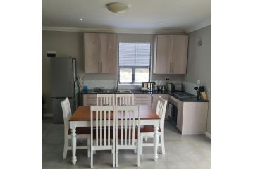 Clarens Escape (Unit 2) Apartment, Clarens - 4