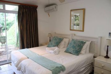 Ballito Clarke Bay Beach House - family holiday letting Guest house, Ballito - 1